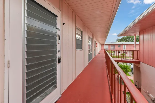 Property Slideshow image 2 of 23 | 22 golfs edge d d, West Palm Beach, FL, 33417