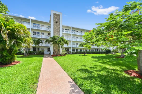 Property Slideshow image 3 of 28 | 4087 newport, Deerfield Beach, FL, 33442