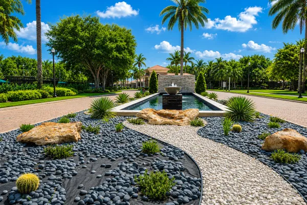 Property Slideshow image 2 of 50 | 8047 via grande, Boynton Beach, FL, 33437