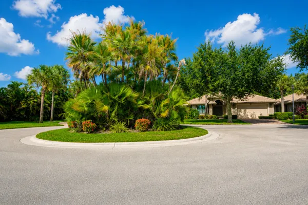 Property Slideshow image 3 of 50 | 8047 via grande, Boynton Beach, FL, 33437