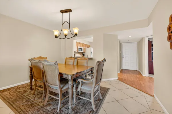 Property Slideshow image 3 of 77 | 5906 crystal shores dr 404, Boynton Beach, FL, 33437