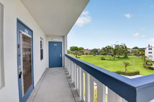 Property Slideshow image 3 of 39 | 4022 lincoln b b, Boca Raton, FL, 33434