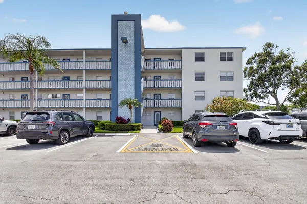 Property Slideshow image 2 of 39 | 4022 lincoln b b, Boca Raton, FL, 33434