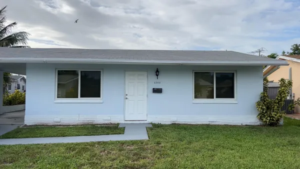 Property Slideshow image 2 of 17 | 4503 nw 47th ct, Tamarac, FL, 33319