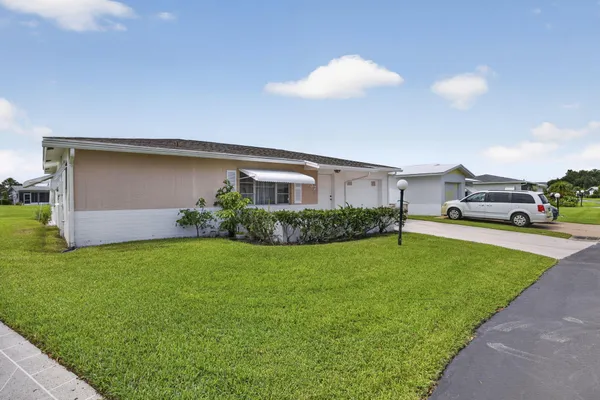 Property Slideshow image 2 of 77 | 5337 belleville rd, West Palm Beach, FL, 33417