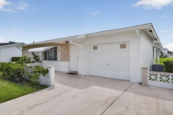 Property Slideshow image 3 of 77 | 5337 belleville rd, West Palm Beach, FL, 33417