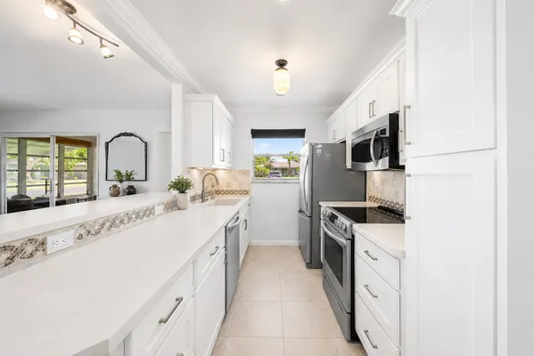 Property Slideshow image 2 of 26 | 510 high point dr d, Delray Beach, FL, 33445