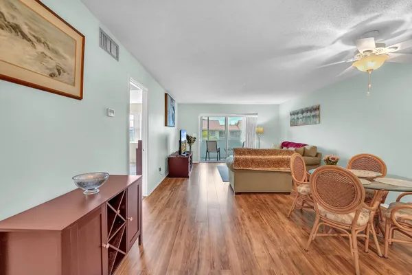 Property Slideshow image 3 of 57 | 210 lake evelyn dr, West Palm Beach, FL, 33411