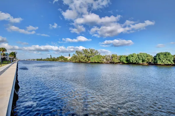 Property Slideshow image 3 of 24 | 29 colonial club dr 202, Boynton Beach, FL, 33435