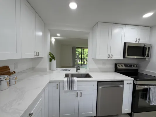 Property Slideshow image 3 of 37 | 5220 las verdes cir 317, Delray Beach, FL, 33484