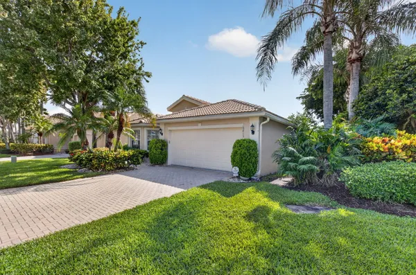 Property Slideshow image 2 of 62 | 6815 imperial beach cir, Delray Beach, FL, 33446