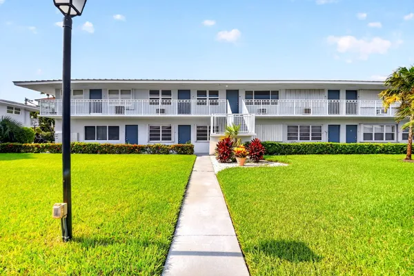 Property Slideshow image 2 of 63 | 2430 s federal hwy 2, Boynton Beach, FL, 33435