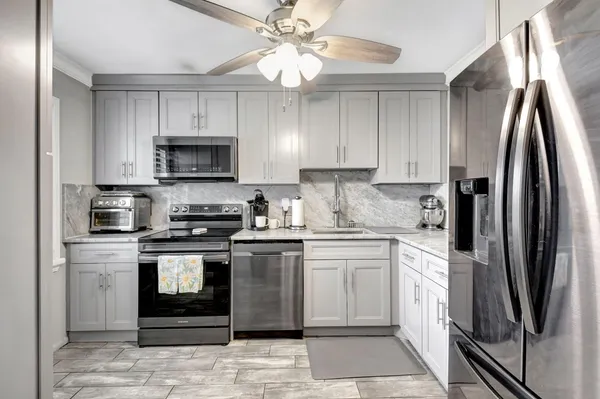 Property Slideshow image 3 of 49 | 21214 lago cir 8b, Boca Raton, FL, 33433