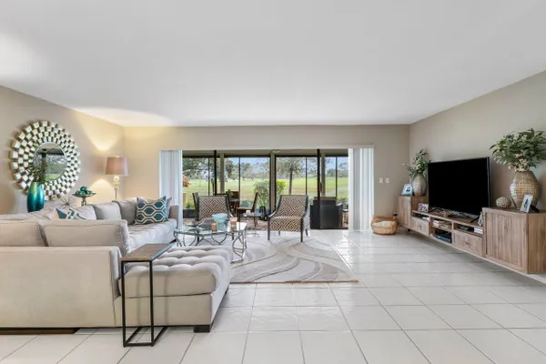 Property Slideshow image 3 of 45 | 6368 aspen glen cir, Boynton Beach, FL, 33437