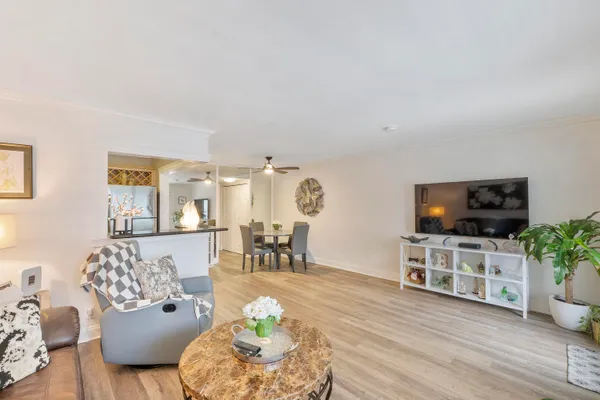 Property Slideshow image 2 of 25 | 317 tilford o 317, Deerfield Beach, FL, 33442