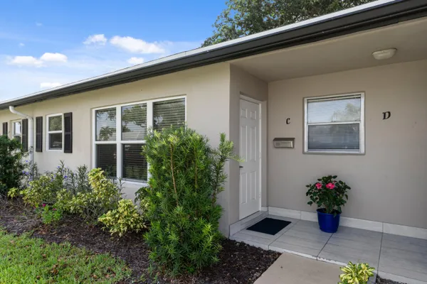 Property Slideshow image 2 of 25 | 947 circle dr c, Delray Beach, FL, 33445