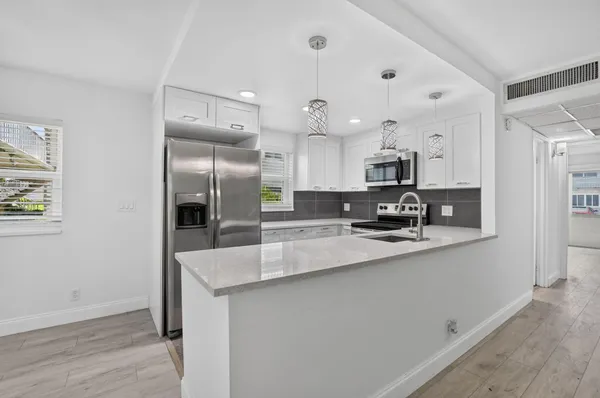 Property Slideshow image 3 of 79 | 212 monaco e, Delray Beach, FL, 33446