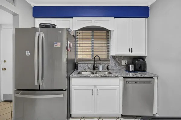 Property Slideshow image 3 of 42 | 12027 greenway cir 204, Royal Palm Beach, FL, 33411