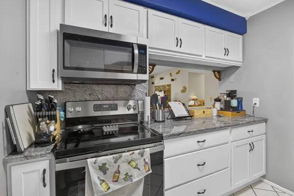 Property Slideshow image 2 of 42 | 12027 greenway cir 204, Royal Palm Beach, FL, 33411