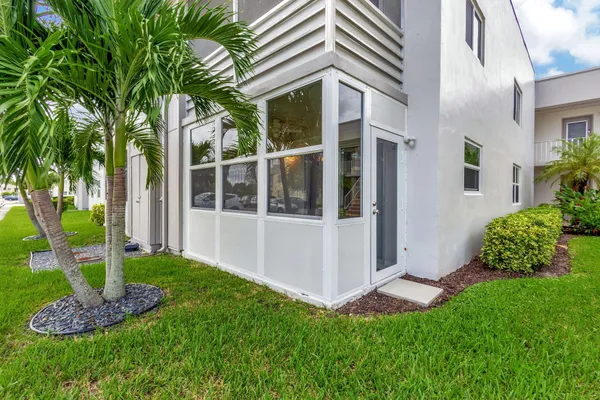 Property Slideshow image 2 of 67 | 161 normandy ln, Delray Beach, FL, 33484
