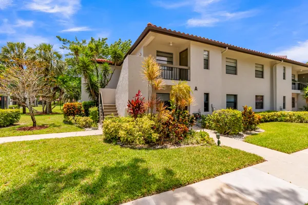 Property Slideshow image 2 of 52 | 21546 cypress hammock dr 40a, Boca Raton, FL, 33428