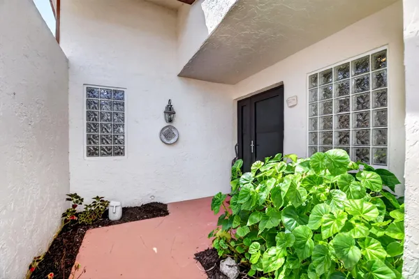 Property Slideshow image 3 of 98 | 5791 lakeview mews pl, Boynton Beach, FL, 33437