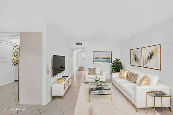Property Slideshow image 3 of 109 | 4039 hythe c c, Boca Raton, FL, 33434