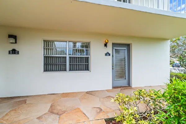 Property Slideshow image 2 of 34 | 552 normandy l ln l, Delray Beach, FL, 33484