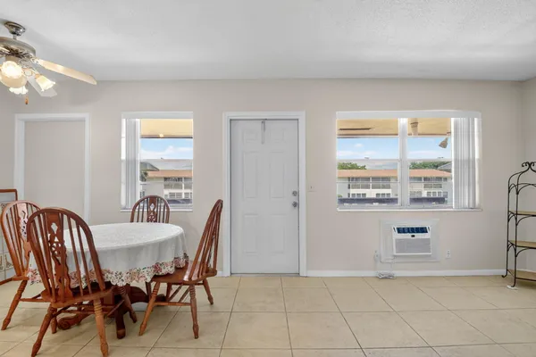 Property Slideshow image 3 of 34 | 162 easthampton g g, West Palm Beach, FL, 33417