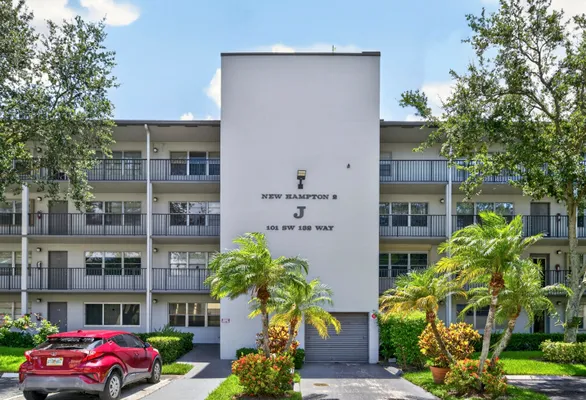 Property Slideshow image 2 of 31 | 101 sw 132nd way 215j, Pembroke Pines, FL, 33027