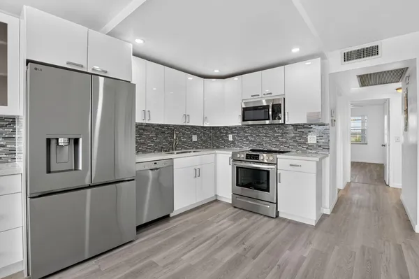 Property Slideshow image 2 of 16 | 4025 guildford b - 4025, Boca Raton, FL, 33434