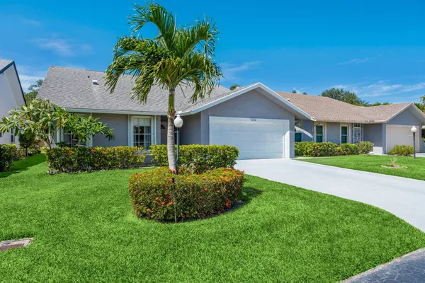 Property Slideshow image 3 of 72 | 5256 tiffany anne cir, West Palm Beach, FL, 33417