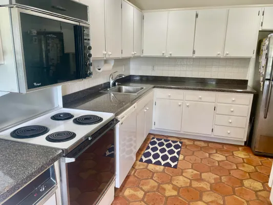 Property Slideshow image 3 of 5 | 1 westgate ln 1b, Boynton Beach, FL, 33436