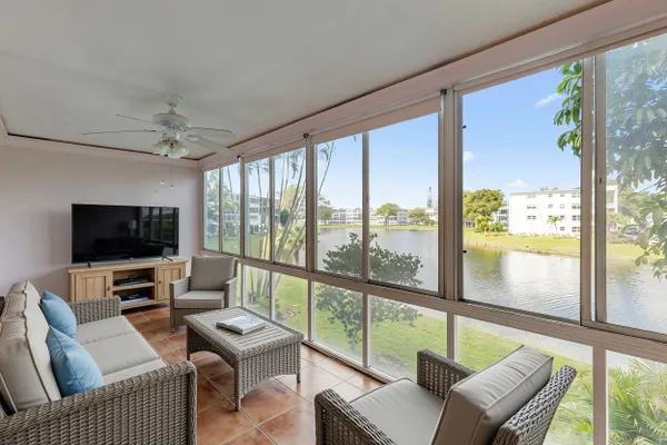 Property Slideshow image 2 of 44 | 2122 cambridge f 2122, Deerfield Beach, FL, 33442