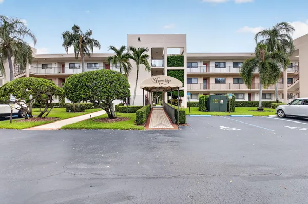 Property Slideshow image 2 of 31 | 15075 witney rd 212, Delray Beach, FL, 33484