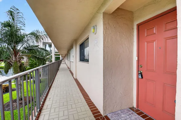 Property Slideshow image 3 of 31 | 15075 witney rd 212, Delray Beach, FL, 33484