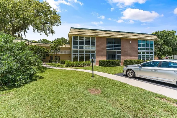 Property Slideshow image 2 of 39 | 3 vista gardens trl 106, Vero Beach, FL, 32962