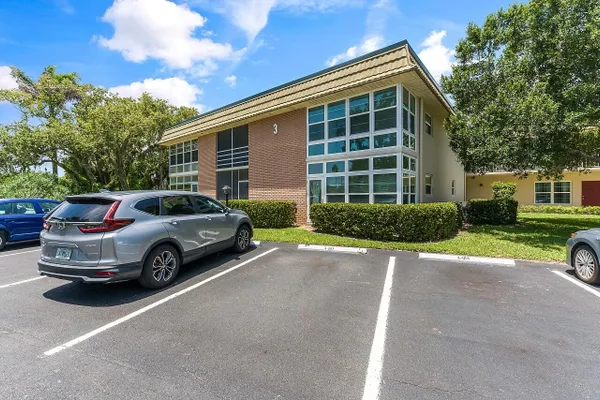 Property Slideshow image 3 of 39 | 3 vista gardens trl 106, Vero Beach, FL, 32962