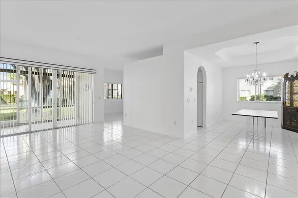 Property Slideshow image 2 of 29 | 7937 exeter cir 102, Tamarac, FL, 33321