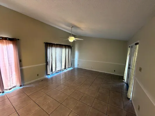Property Slideshow image 3 of 15 | 2400 sw 19th ave 128, Boynton Beach, FL, 33426