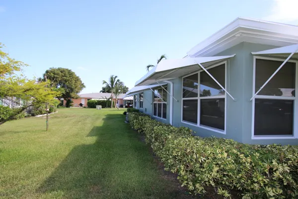 Property Slideshow image 2 of 11 | 190 s blvd, Boynton Beach, FL, 33435