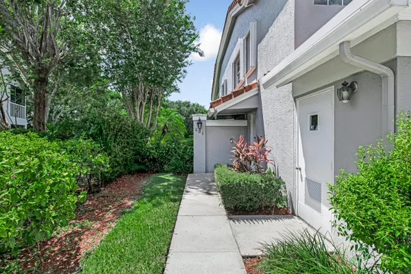 Property Slideshow image 3 of 77 | 7027 summer tree dr 201, Boynton Beach, FL, 33437