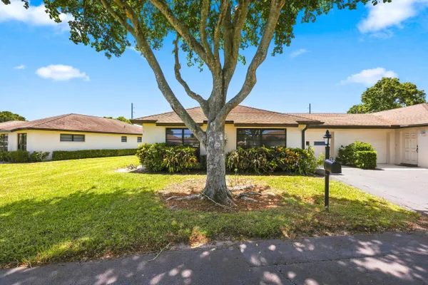 Property Slideshow image 2 of 42 | 4863 dovewood ter, Boynton Beach, FL, 33436