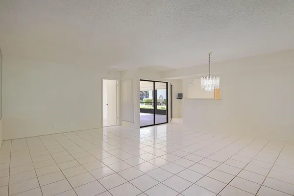 Property Slideshow image 3 of 27 | 3367 perimeter dr, Greenacres, FL, 33467
