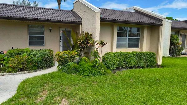 Property Slideshow image 3 of 17 | 173 lake meryl dr, West Palm Beach, FL, 33411