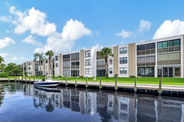 Property Slideshow image 2 of 20 | 1950 sw palm city rd 5-104, Stuart, FL, 34994