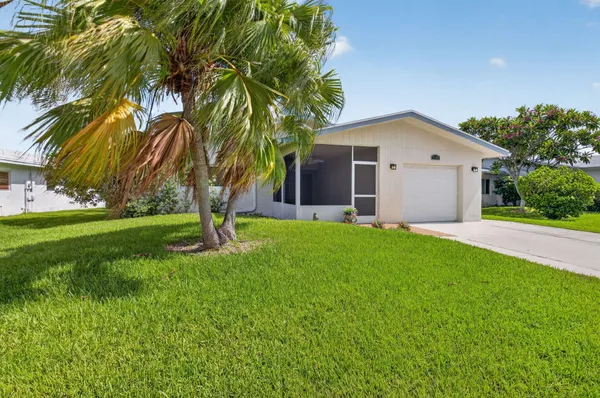 Property Slideshow image 2 of 52 | 6103 stanley ln, Delray Beach, FL, 33484