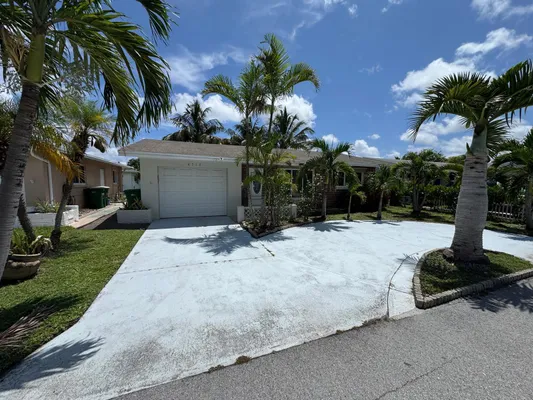Property Slideshow image 3 of 23 | 4717 nw 49th pl, Tamarac, FL, 33319
