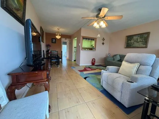 Property Slideshow image 3 of 26 | 39 dorchester b 39, West Palm Beach, FL, 33417