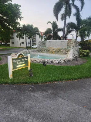 Property Slideshow image 3 of 21 | 811 s hollybrook dr 206, Pembroke Pines, FL, 33025